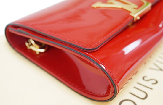 Louis Vuitton women's red patent leather clutch with gold hardware – Loop  Generation