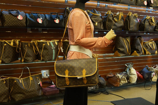 LOUIS VUITTON Monogram Gibeciere GM Shoulder Bag - 20% Off