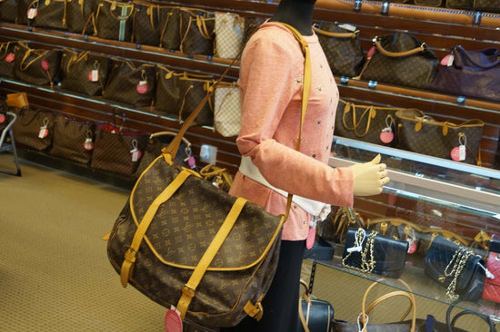 LOUIS VUITTON Saumur 43 XL Large Monogram Canvas Shoulder Bag Brown