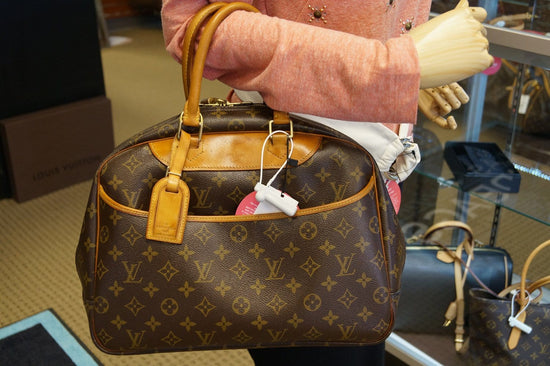 Authentic Louis Vuitton Monogram Deauville Hand Bag