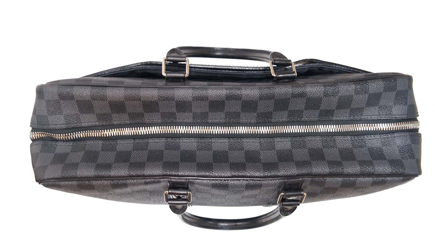 LOUIS VUITTON - Porte-Documents Voyage GM Review and Comparison