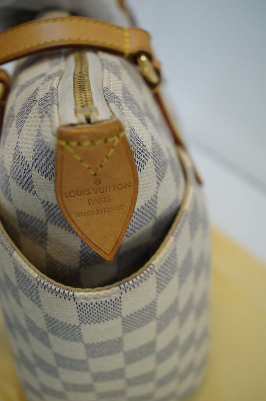 White Louis Vuitton Damier Azur Totally PM Shoulder Bag – RvceShops Revival