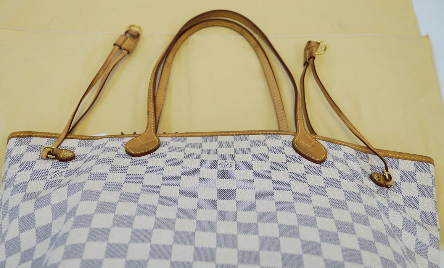 Authentic LOUIS VUITTON Neverfull MM Damier Azur White Tote Bag TT1389