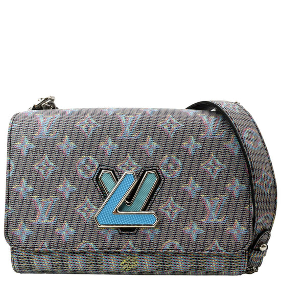 Louis Vuitton LV Twist handbag MM blue Light blue Leather ref.491928 - Joli  Closet