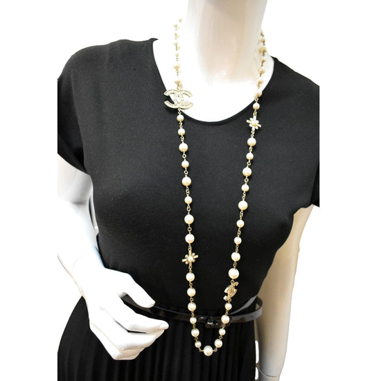 Long Necklaces Chanel CC 04A Pearl Crystal Logo Vintage Long Necklace Belt Chain
