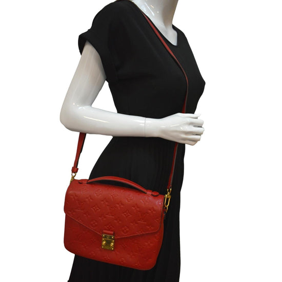 Metis leather crossbody bag Louis Vuitton Red in Leather - 32295213