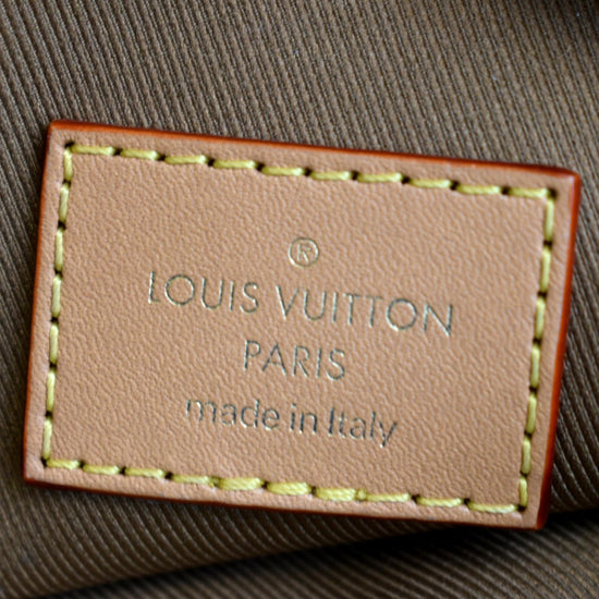 LOUIS VUITTON Monogram Utility Phone Sleeve 921987