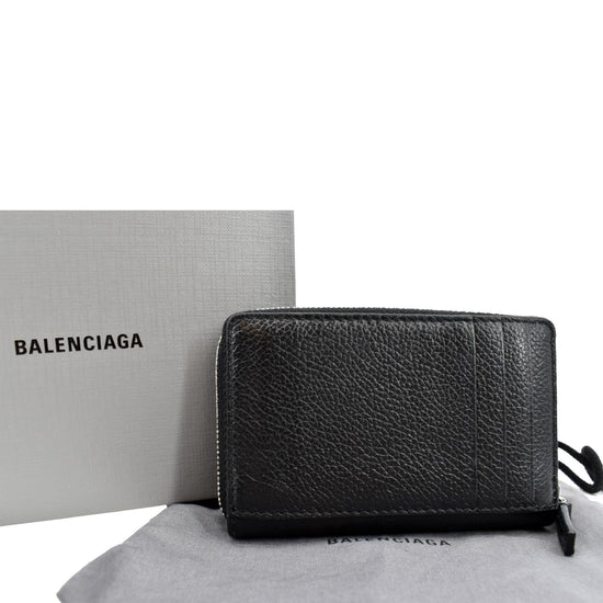 Balenciaga Black Leather Gradient Logo Small Zip Card Wallet 640535 – Queen  Bee of Beverly Hills