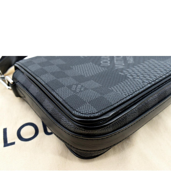 Louis Vuitton Black Damier Graphite 3D Studio Messenger Grey Cloth  ref.951484 - Joli Closet