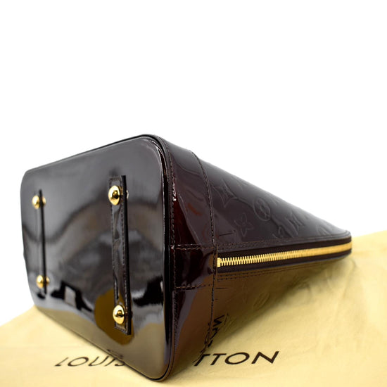 NEW LOUIS VUITTON ALMA GM HANDBAG IN MONOGRAM LEATHER PATENT AMARANTE BAG  Dark red Patent leather ref.411239 - Joli Closet