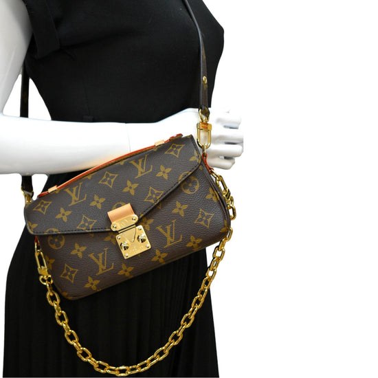 Louis Vuitton East-West Pochette Metis