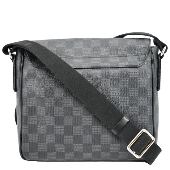 Date Code & Stamp] Louis Vuitton District PM Damier Graphite Canvas