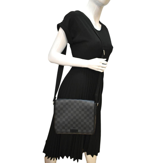 Louis Vuitton District Messenger Bag Damier Graphite PM Black 1485811