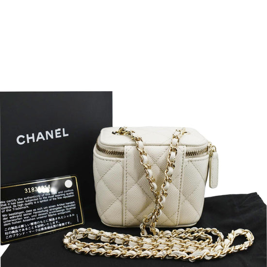 Leather vanity case Chanel White in Leather - 32275643