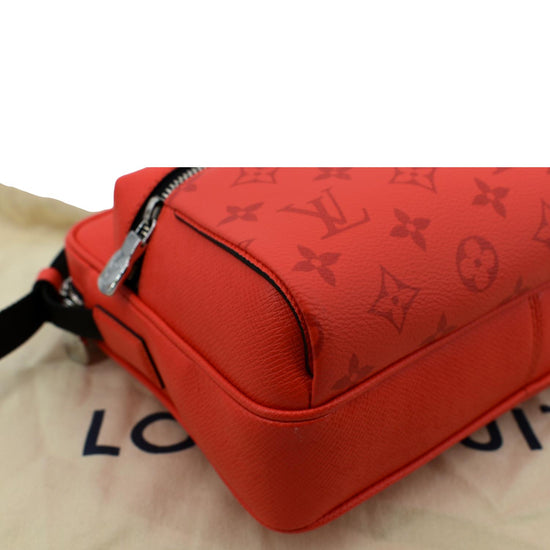 Louis Vuitton LOUIS VUITTON Monogram Tafuta-Jutriangle Messenger