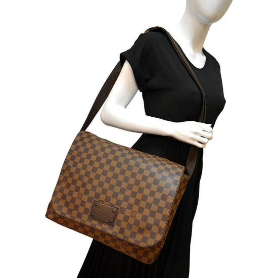 Brooklyn cloth bag Louis Vuitton Brown in Cloth - 28767921