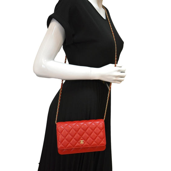 Wallet on chain leather crossbody bag Chanel Red in Leather - 39040098