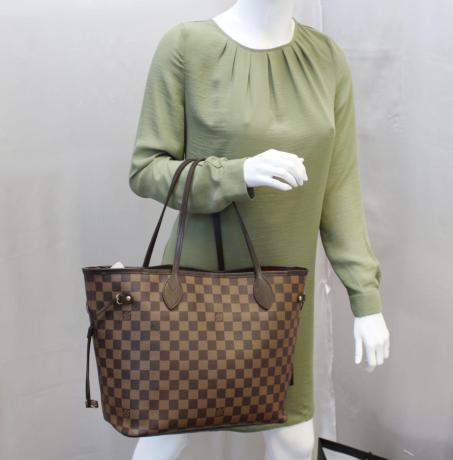 WHAT 2 WEAR of SWFL - Just in… Louis Vuitton Damier Ebene Iena MM. Always  authentic- guaranteed! #LouisVuitton #LV #what2wear_swfl #what2wearofswfl  #fortmyers #southwestflorida #desigerresale