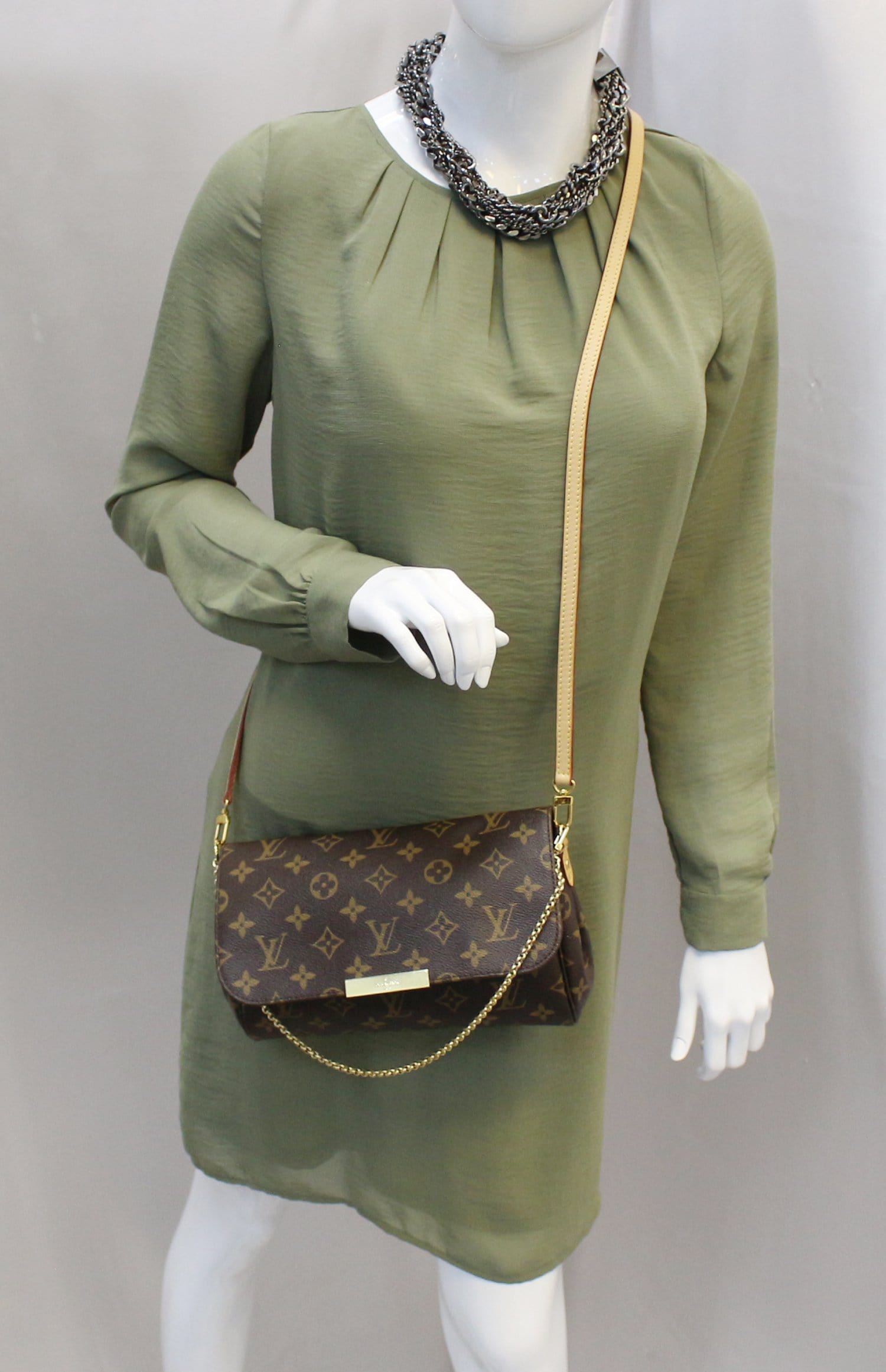 LOUIS VUITTON Monogram Canvas Favorite MM Crossbody Bag