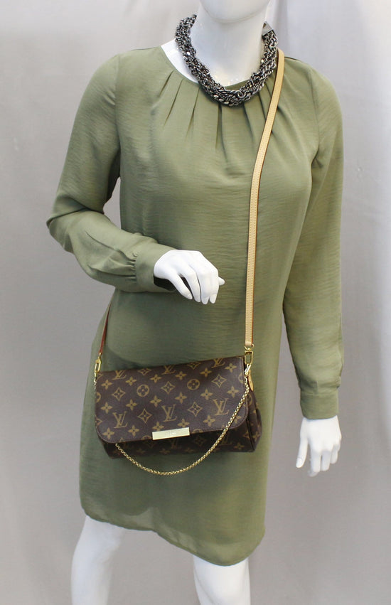 Louis Vuitton, Bags, Louis Vuitton Favorite Mm Monogram Canvas Crossbody  With Gold Chain Rare