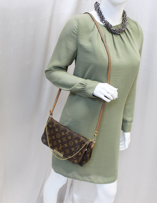 Louis Vuitton Monogram Canvas Favorite MM Crossbody Bag Louis Vuitton | The  Luxury Closet