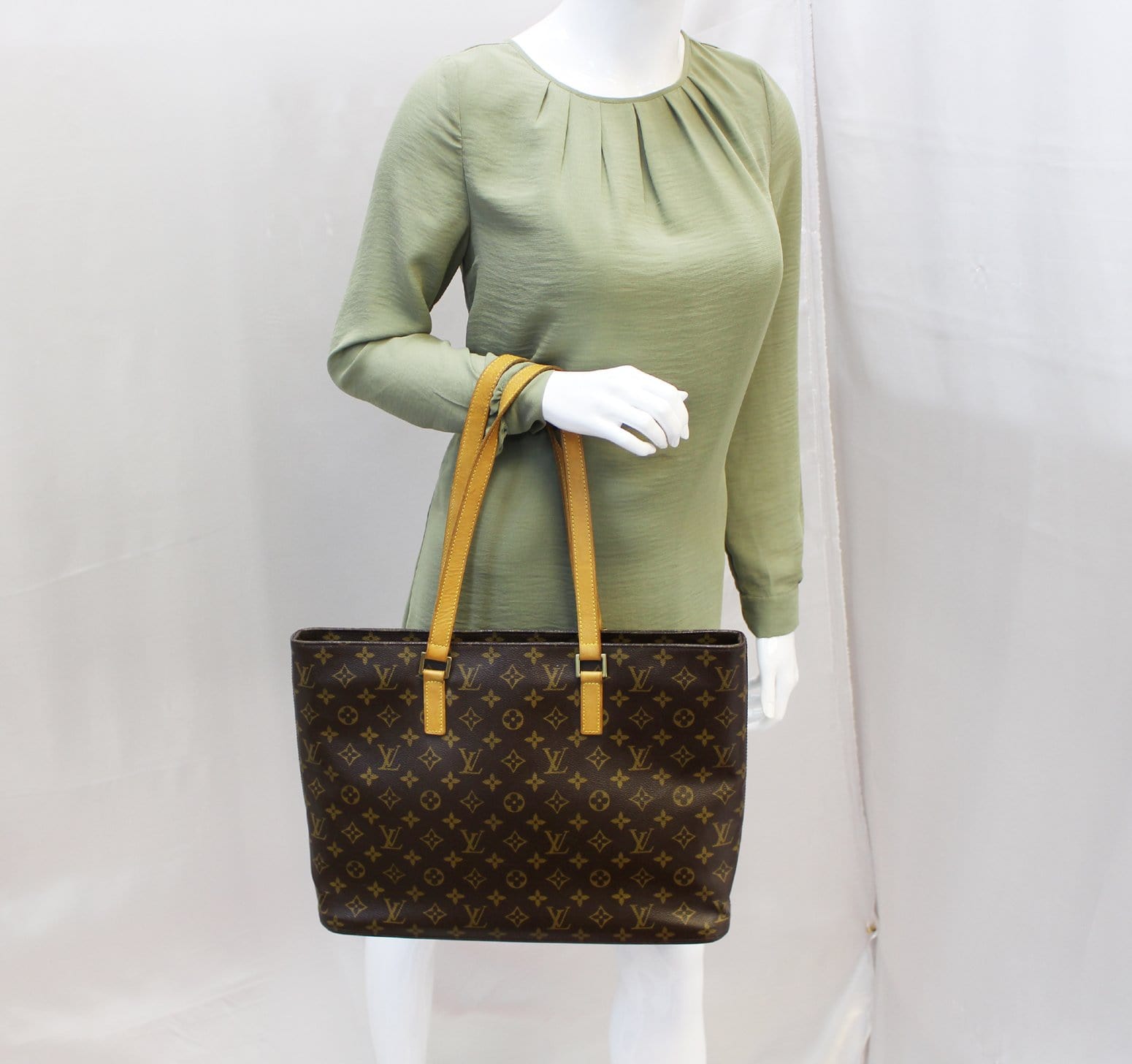 LOUIS VUITTON Monogram Canvas Brown Luco Tote Handbag