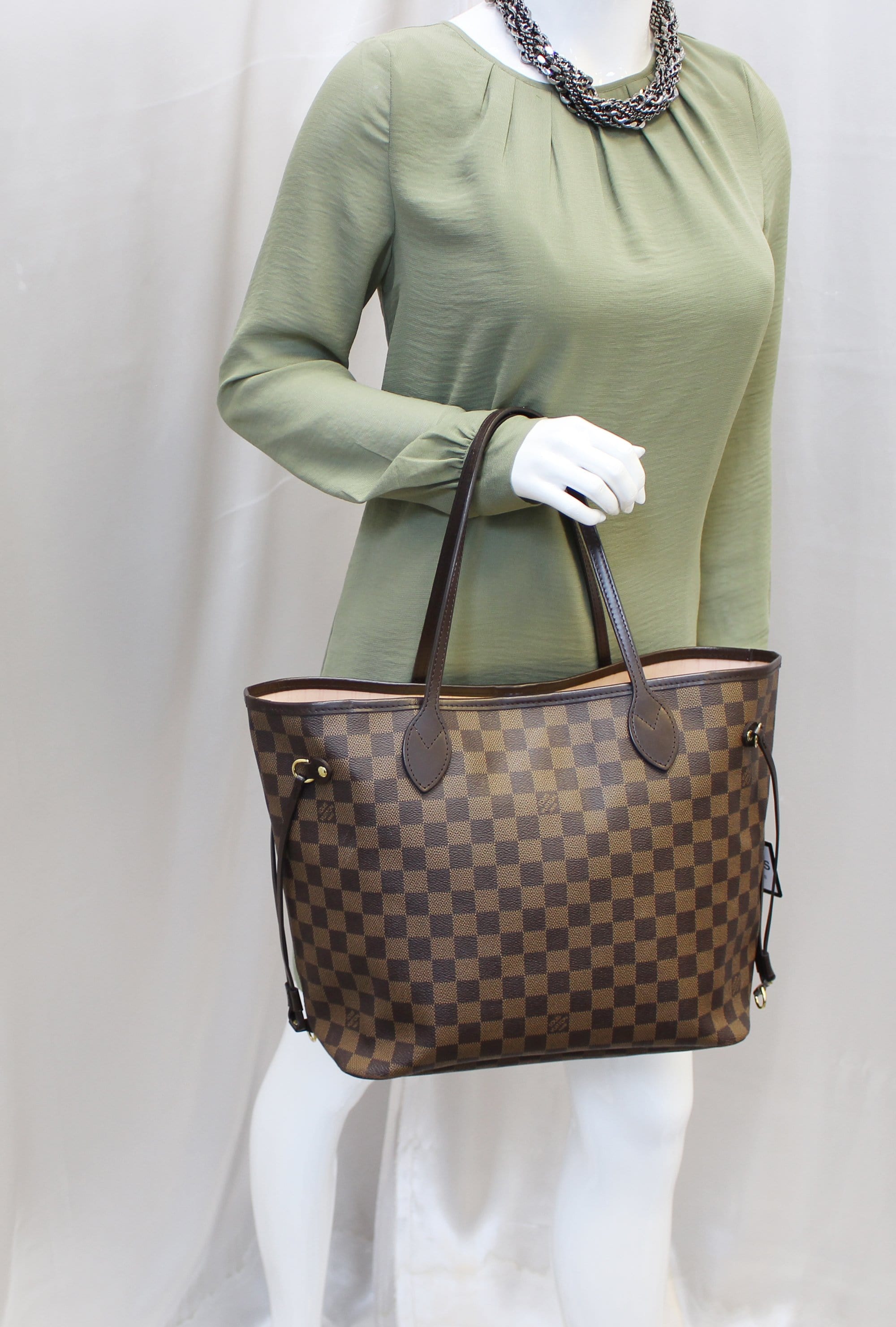 Louis Vuitton Neverfull Damier Ebene MM Rose Ballerina Lining in