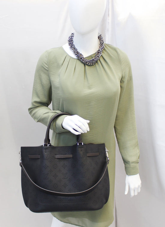 Girolata leather handbag Louis Vuitton Beige in Leather - 31346967