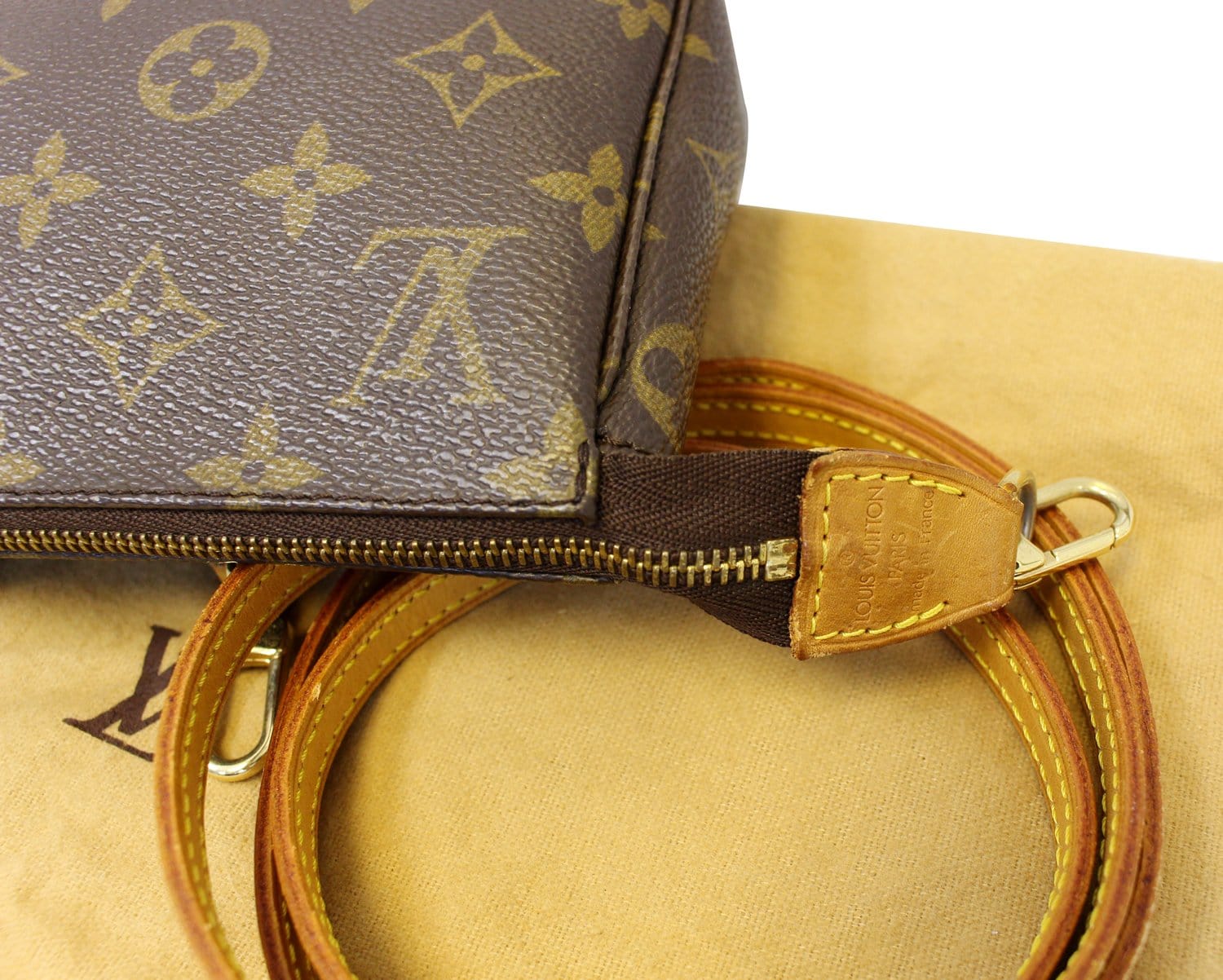 LOUIS VUITTON Monogram Pochette Accessoires Long Shoulder Pouch