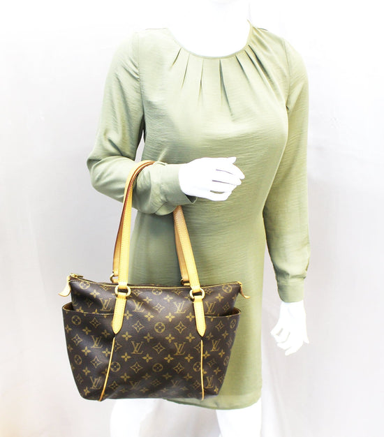 Gorgeous Authentic Louis Vuitton Monogram Totally PM Tote Bag w