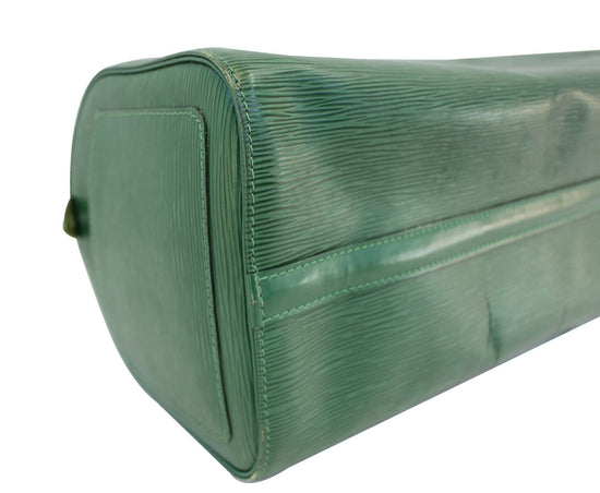 Louis Vuitton Epi Green Pochette – Timeless Vintage Company