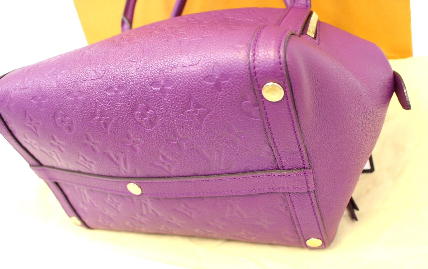 LOUIS VUITTON Marais MM Amethyste Monogram Empreinte Bag