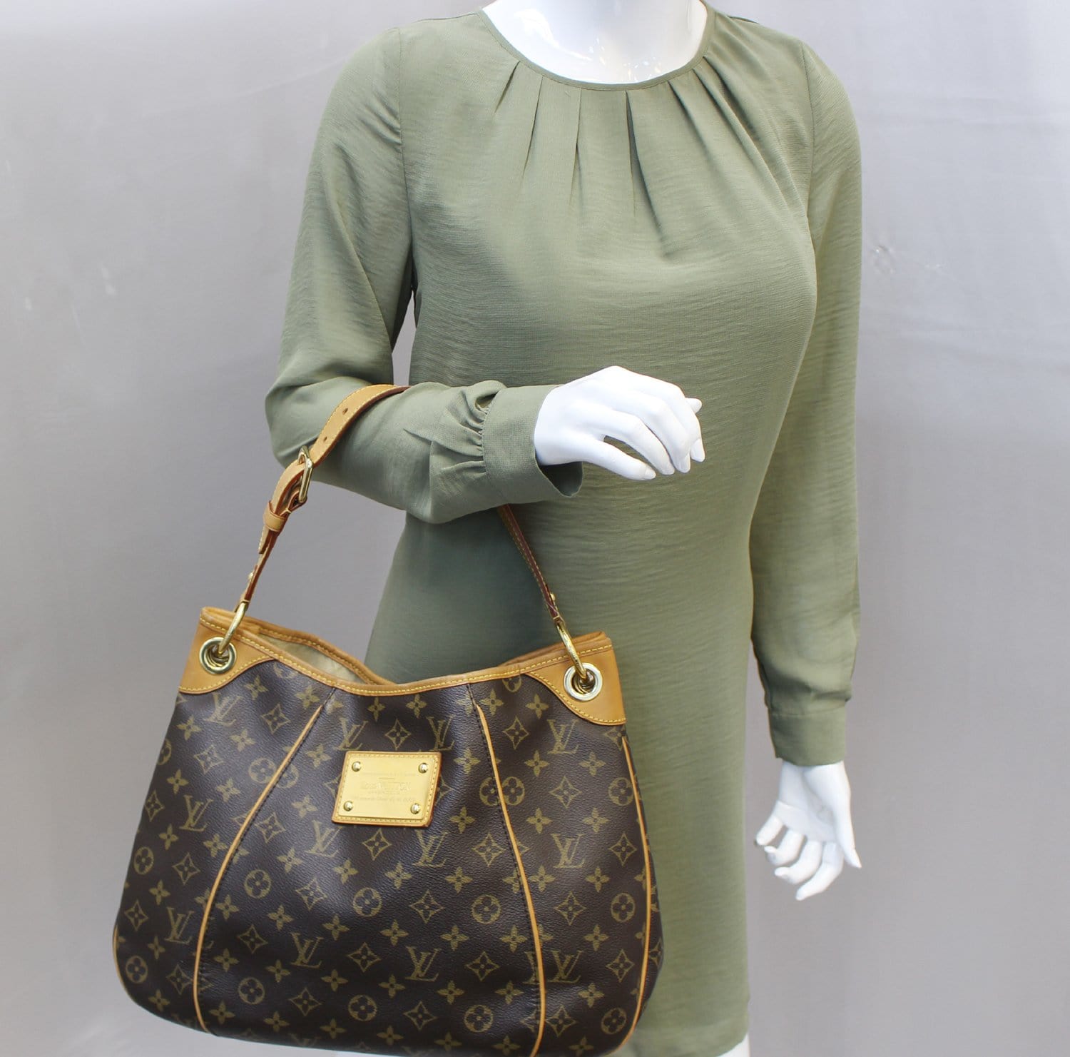 Authentic LOUIS VUITTON Monogram Galliera PM Shoulder Bag E3643