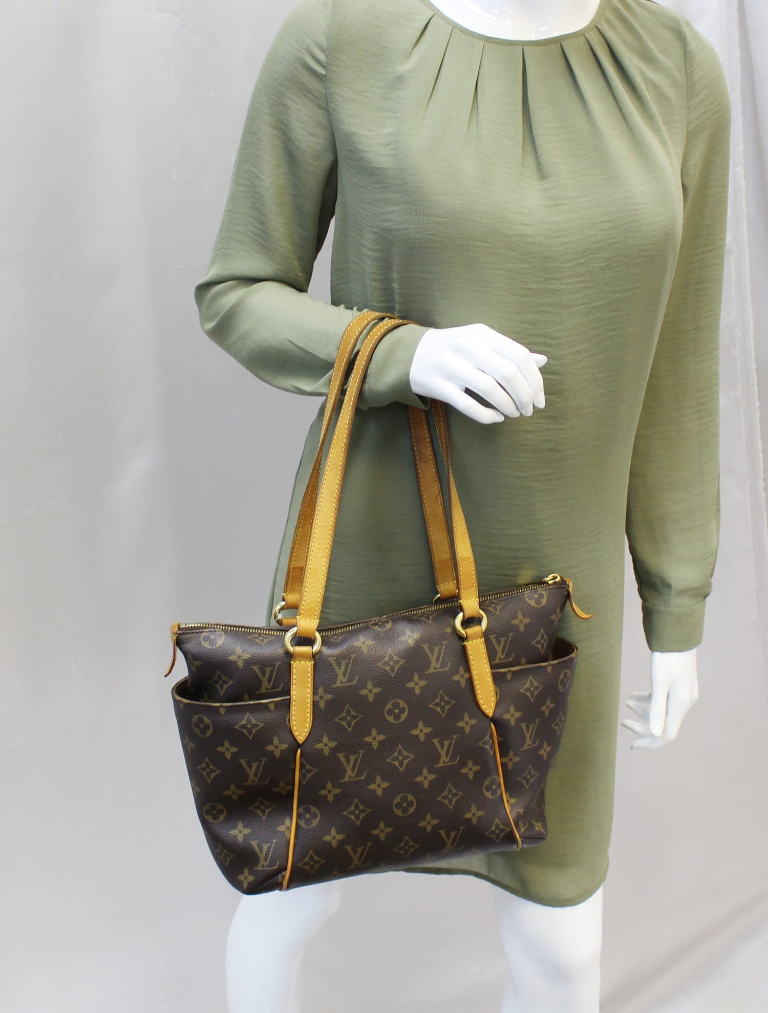 Louis Vuitton Monogram Totally Pm Shoulder Tote Bag 20 Off 