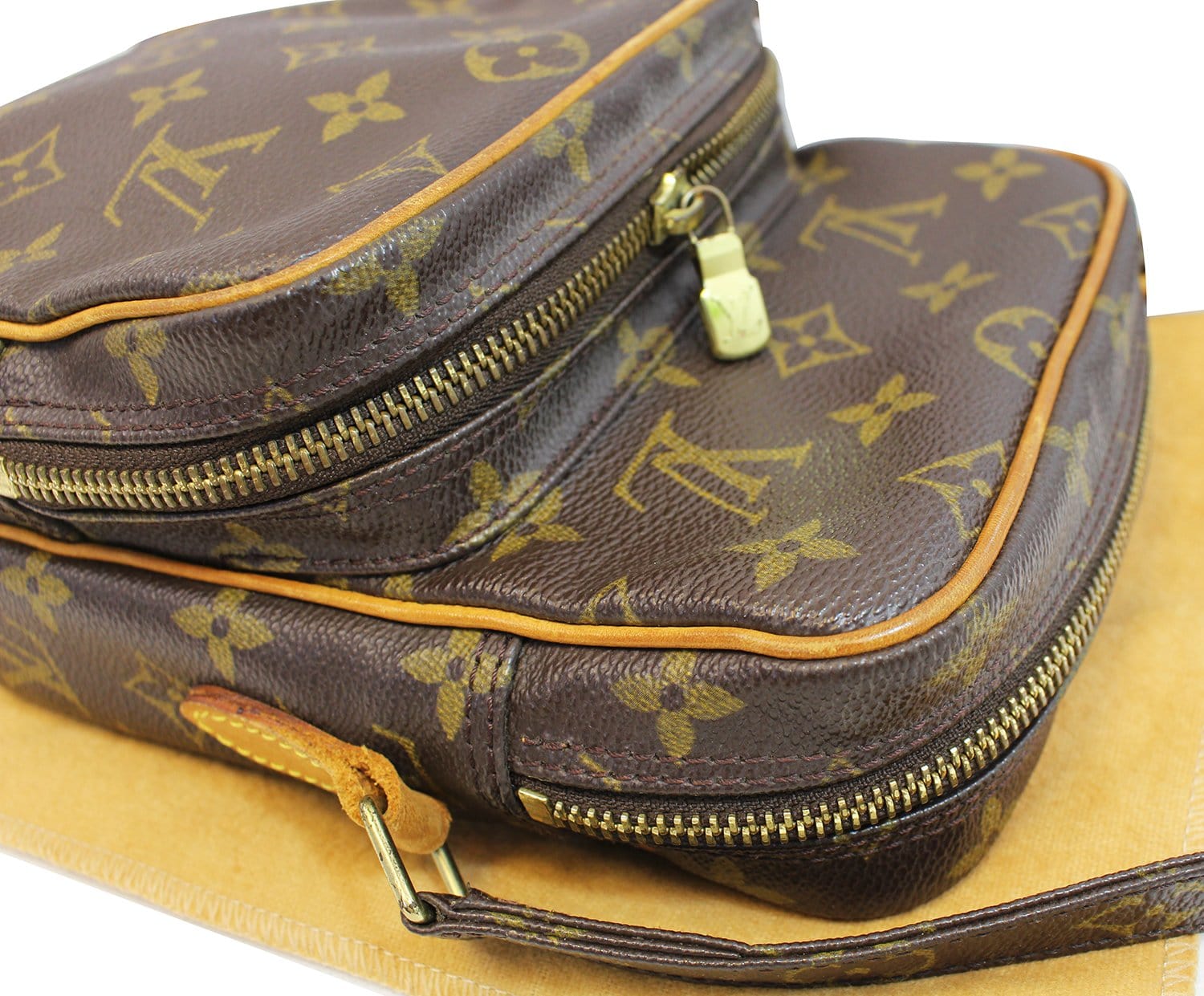 Authenticated Used LOUIS VUITTON Monogram Eclipse Brasserie LV