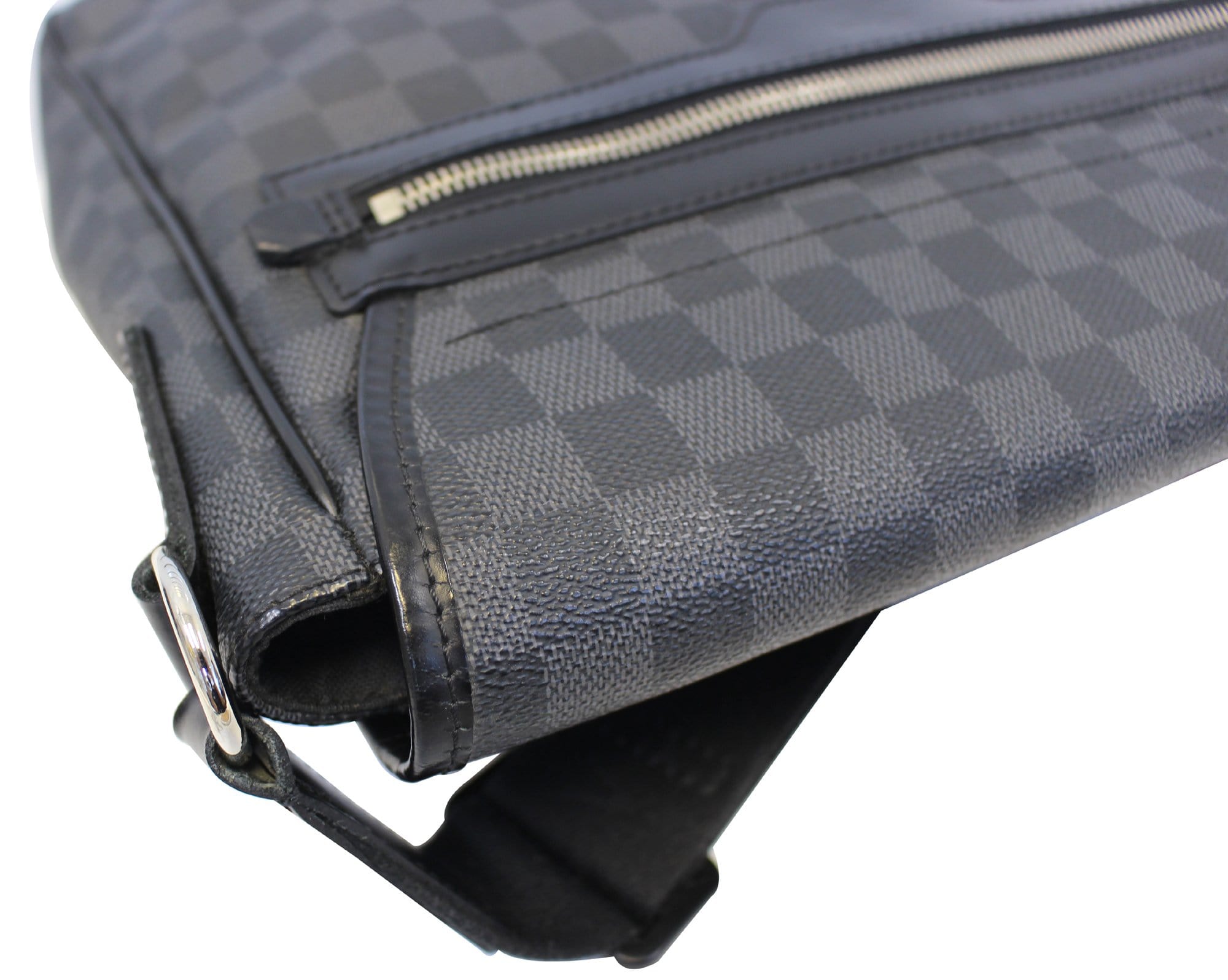 LOUIS VUITTON Daniel MM Damier Graphite Messenger Bag