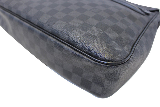 Louis Vuitton Daniel Mm Black Damier Graphite Canvas Laptop Bag -  MyDesignerly