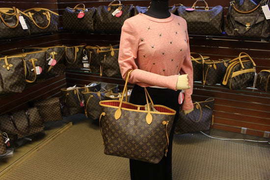 Louis Vuitton Neverfull Monogram MM Cerise Lining