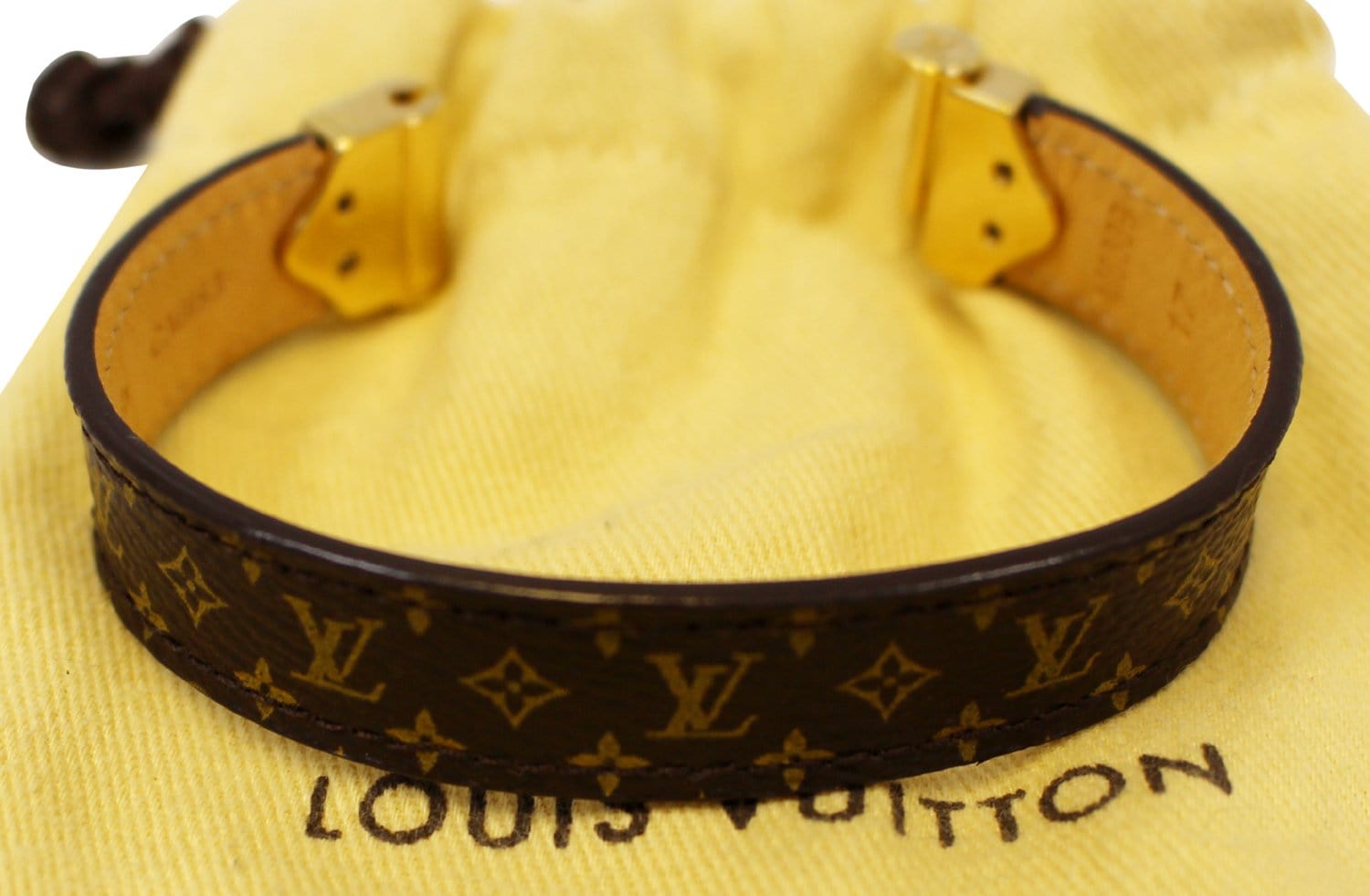LOUIS VUITTON Monogram Essential V Bracelet 17 | FASHIONPHILE