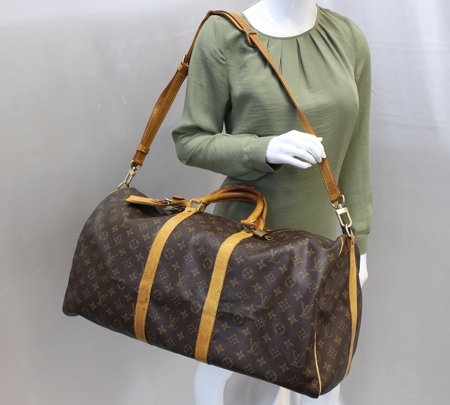 LOUIS VUITTON Monogram Keepall Bandouliere 55 Boston Bag