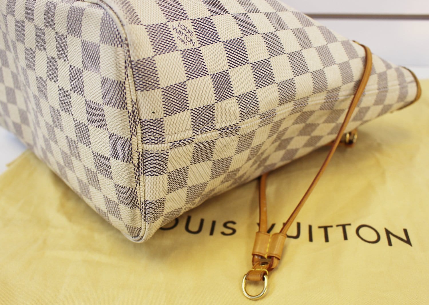 LOUIS VUITTON Damier Azur White Neverfull MM Tote Bag