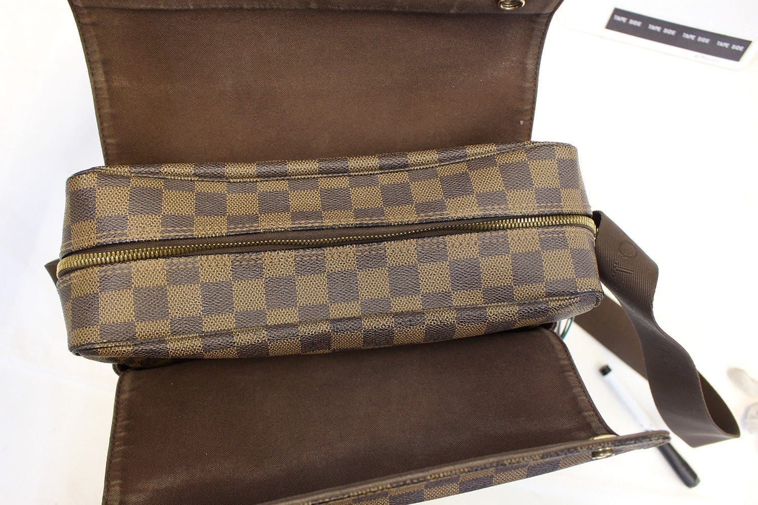 LOUIS VUITTON Naviglio Damier Ebene Messenger Bag - Sale