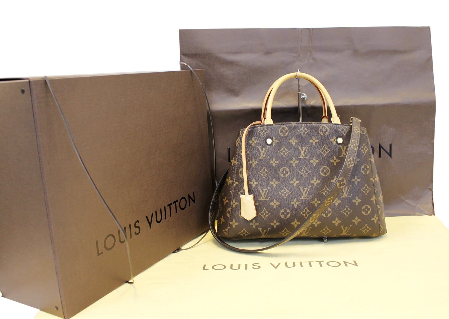 D' Impressions - LV MONTAIGNE DAMIER MM ✨✨✨ - Preloved