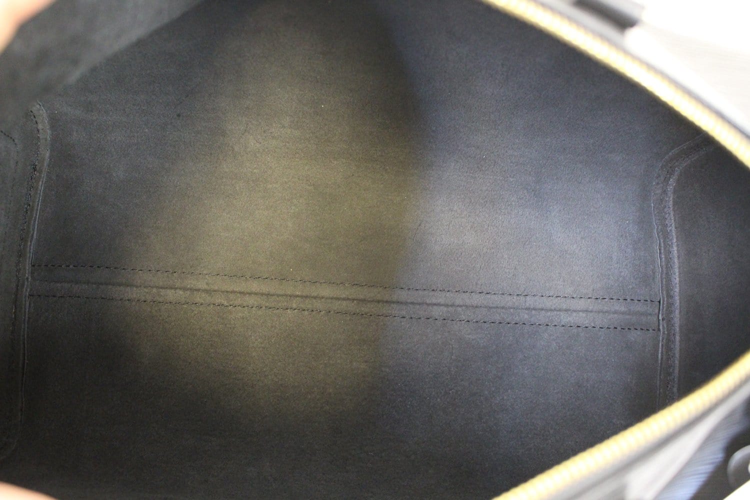 Authentic LOUIS VUITTON Epi Leather Black Speedy 35 Satchel Bag E3699