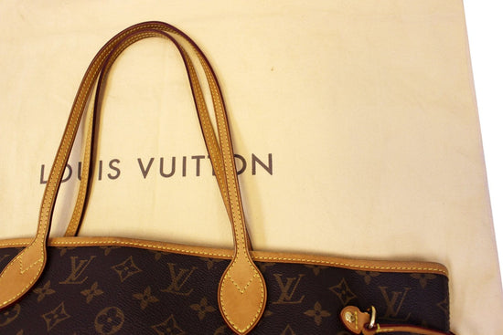 NeverFull BB with Strap 🤎 do you like the new size ?? 🫨🫨 @louisvuitton.style