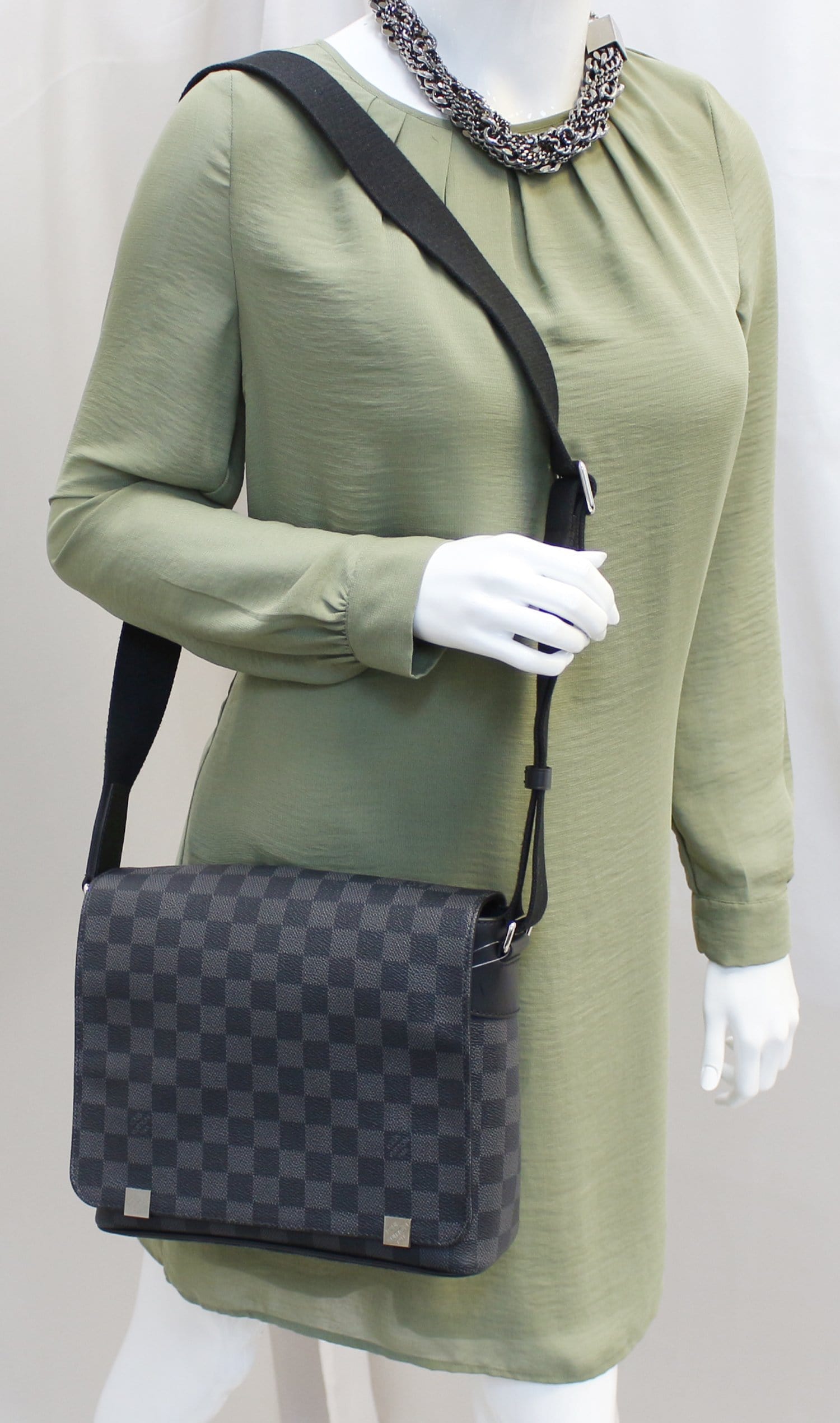 Louis Vuitton - District MM Damier Graphite Shoulder bag - Catawiki