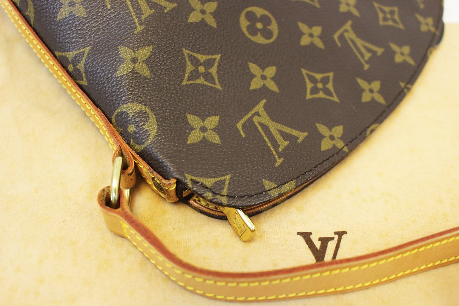 LOUIS VUITTON Shoulder Bag Drouot Zip Crossbody M51290 Monogram PVC Brown  Beige