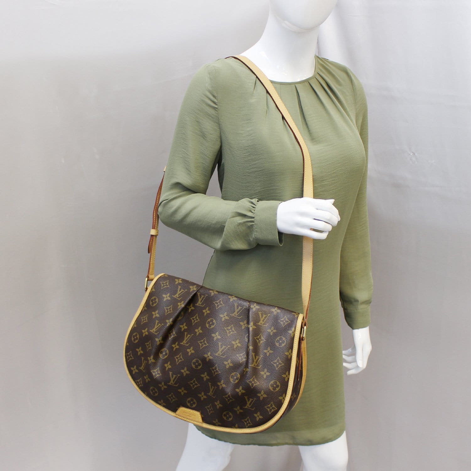 Authentic LOUIS VUITTON Monogram Canvas Menilmontant MM Crossbody Bag