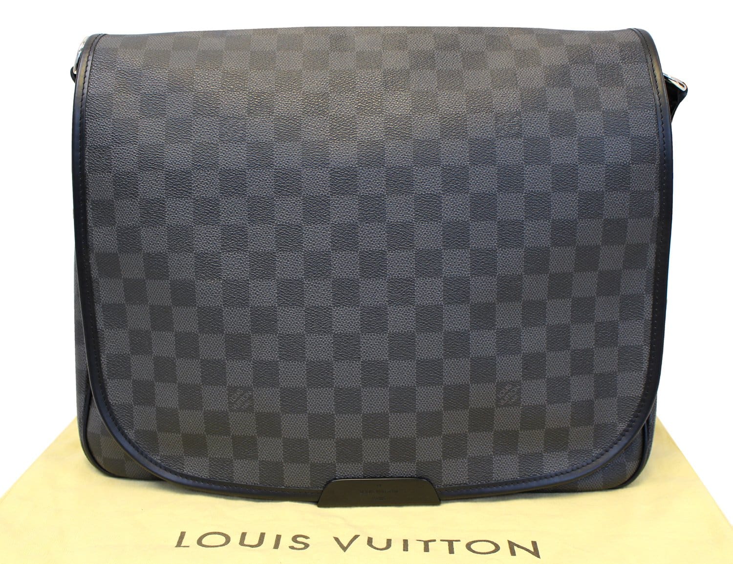 Louis Vuitton Damier Graphite District GM Messenger Bag - The Purse Ladies