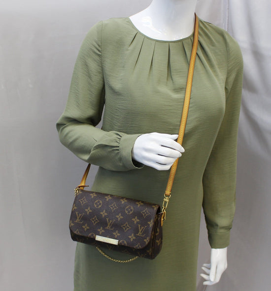 Used Louis Vuitton district pm crossbody / X-LARGE - LEATHER